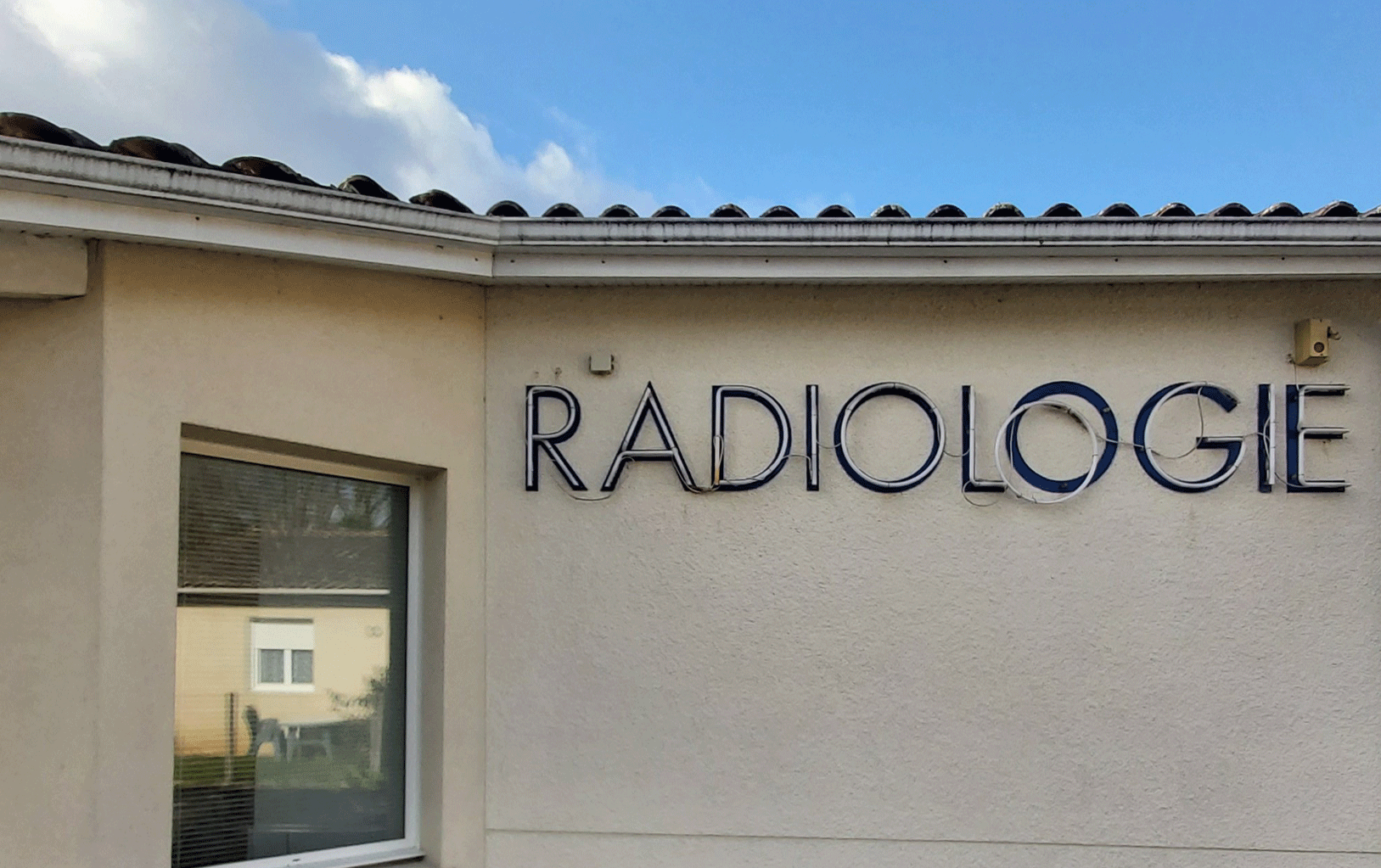 exterieur du cabinet de radiologie de Montpon Menesterol